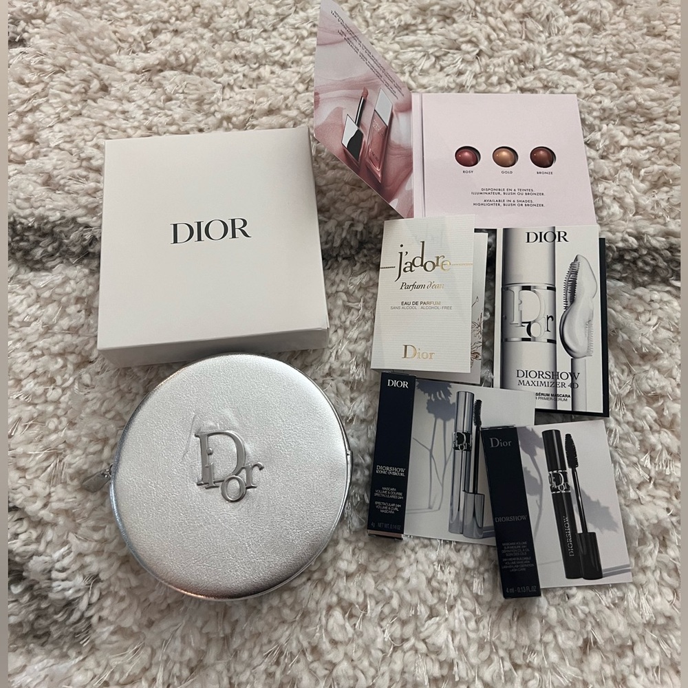 NIB Parfums Christian Dior Vanity Zip Pouch w/freebies
